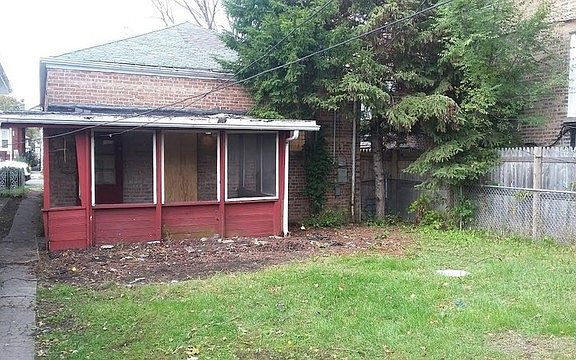 2nd image of 6005 S Washtenaw Ave