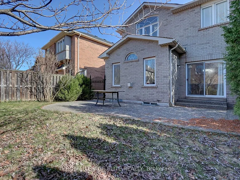2437 Hilda Dr — Photo 32