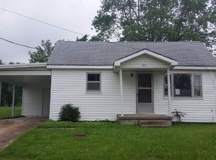 301 S Center St, Mountain Grove, MO 65711