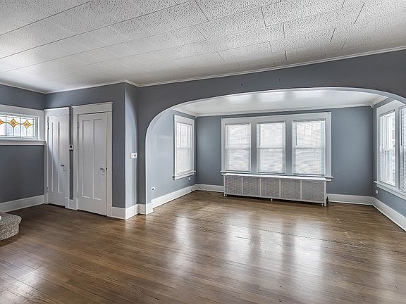 3rd image of 2920 Walnut St