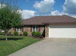 124 N Grand Prairie Dr, Willard, MO 65781