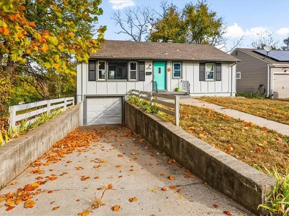 3800 E 71st Ter, Kansas City, MO 64132