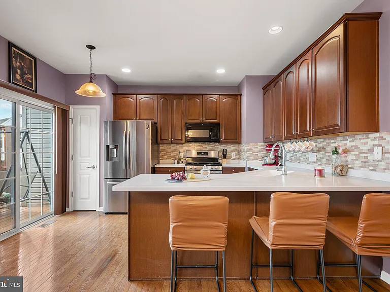 235 Baxter Dr — Photo 10