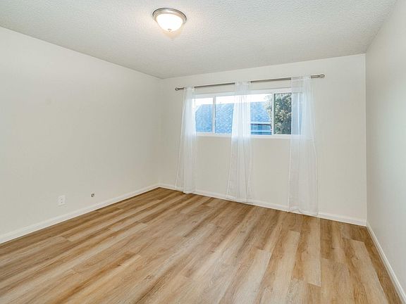 5th image of 327 23rd Ave APT 5