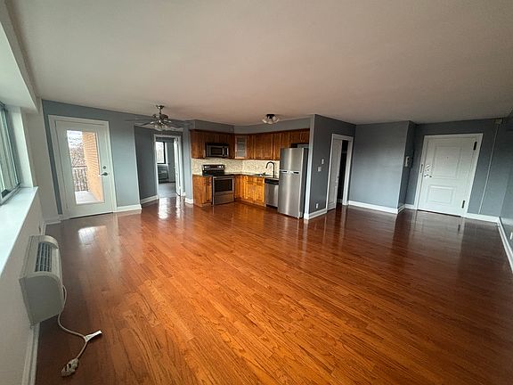 3rd image of 60 Parkway Dr E APT 6J