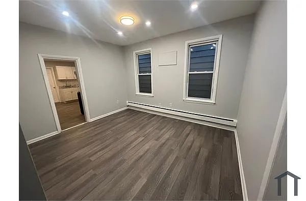 Building Photo - 46 Hawkins St #2