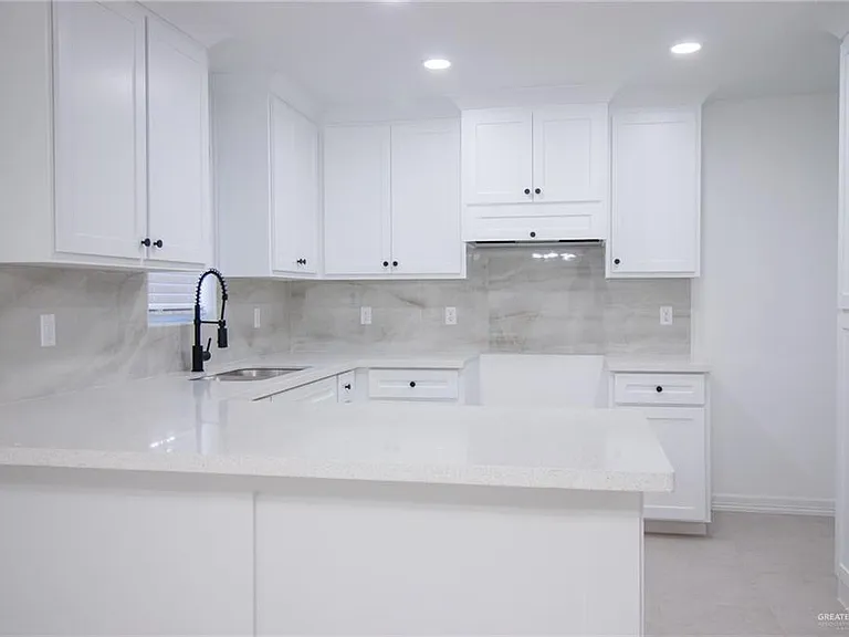 2537 Lindberg Ave — Photo 2