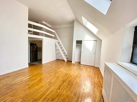 Rented by J PRESTON AND ASSOCIATES INC | media 23