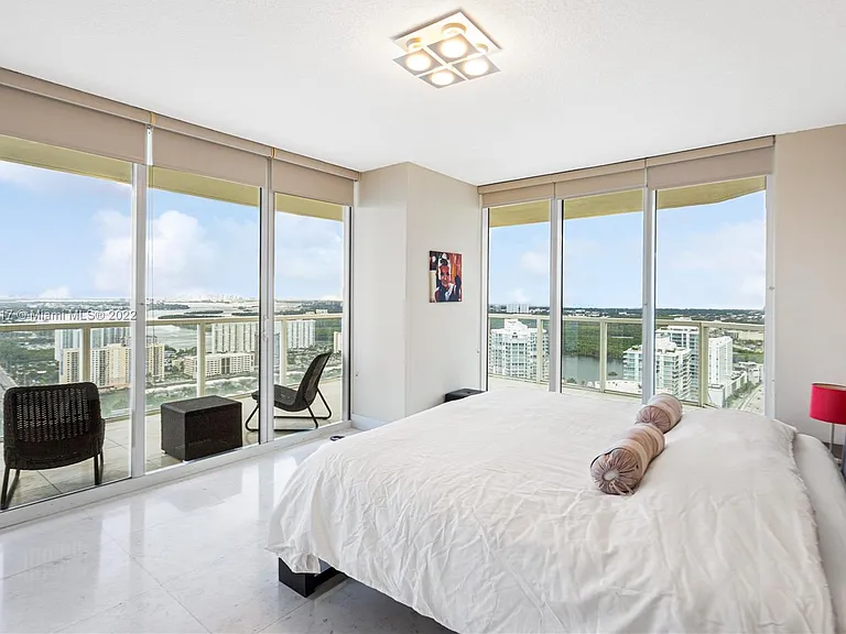 16699 Collins Ave #4108 — Photo 10