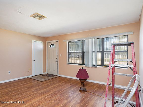 5th image of 2609 Kefauver St