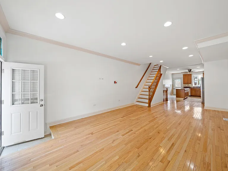 411 N Kenwood Ave — Photo 11