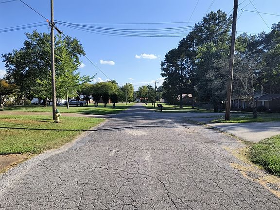 4th image of 357 Riverside Dr