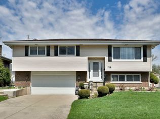 1718 W Woodland Ave, Addison, IL 60101