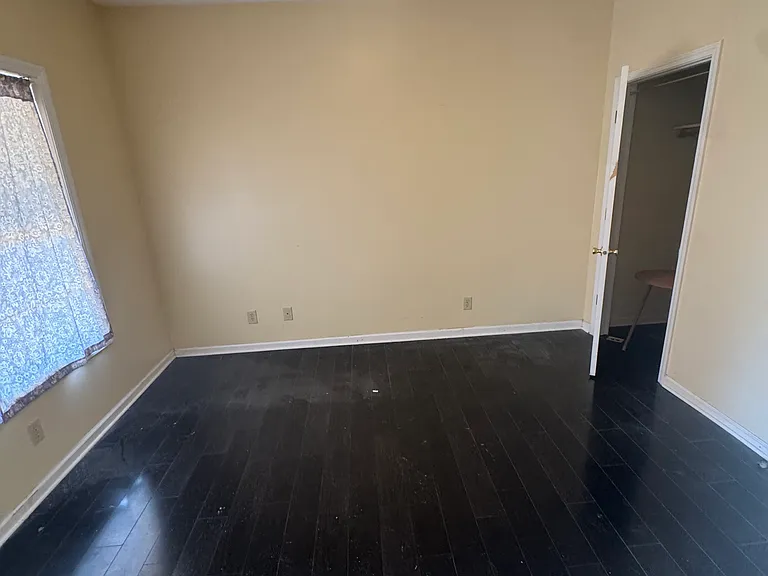 945 Dayton Ave — Photo 9