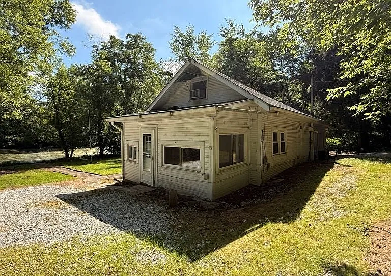 629 Portage Lakes Dr — Photo 3