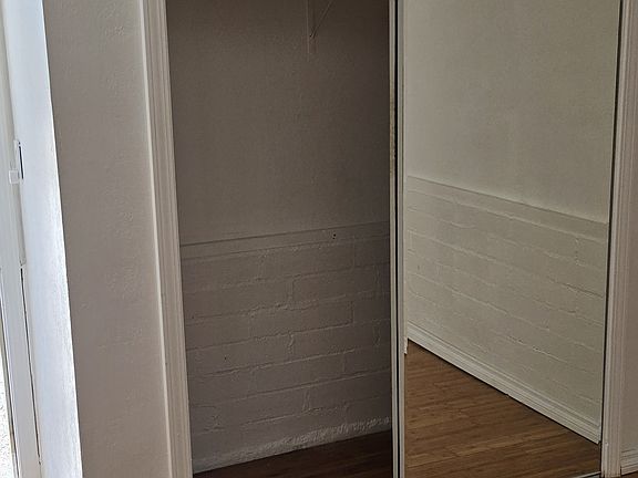 5th image of 5723 Klump Ave #B