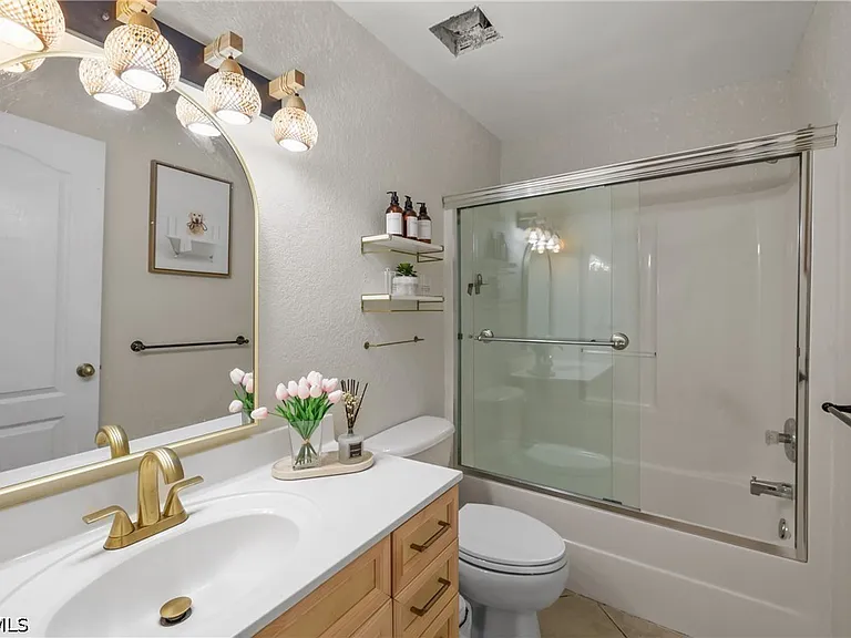 2250 SW 20th Ave — Photo 44