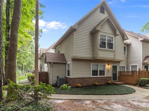 401 Bracknell Arch APT C, Chesapeake, VA 23320