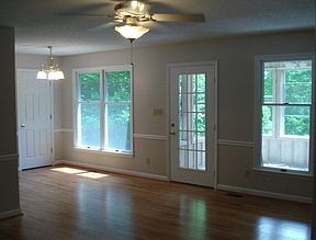 5th image of 2807 W Oakland Dr