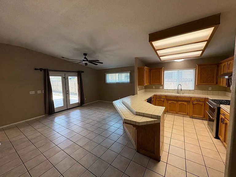 1040 N Sumter Ct — Photo 13