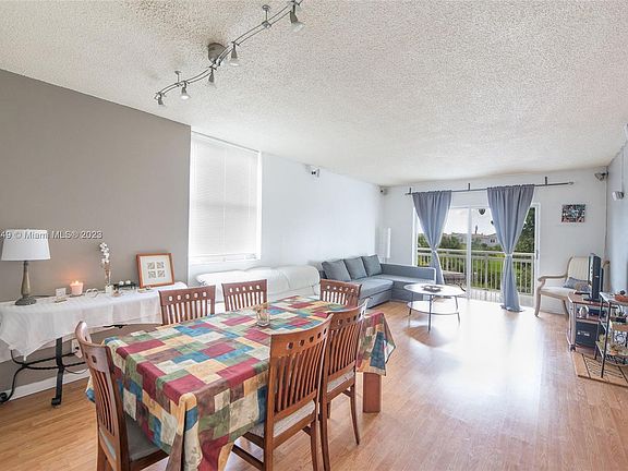 4th image of 4400 Hillcrest Dr APT 301B