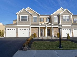 4 Clarice Ln, Cohoes, NY 12047