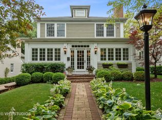 555 S Summit St, Barrington, IL 60010