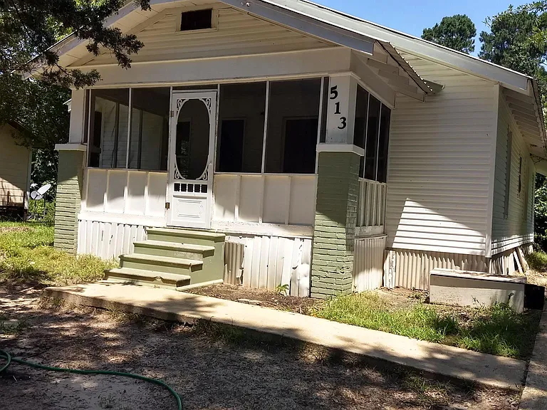 513 Ward St — Photo 1