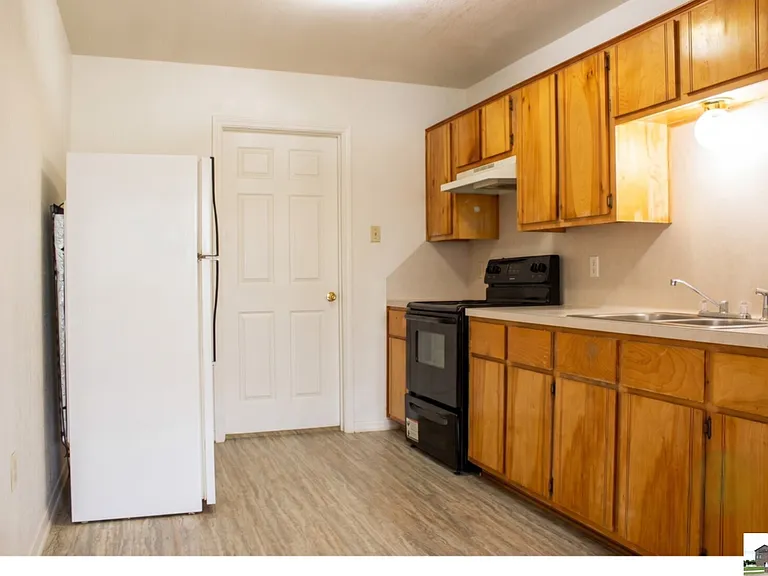 208 Gibson St #A — Photo 3