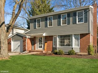 17 S Gibbons Ave, Arlington Heights, IL 60004