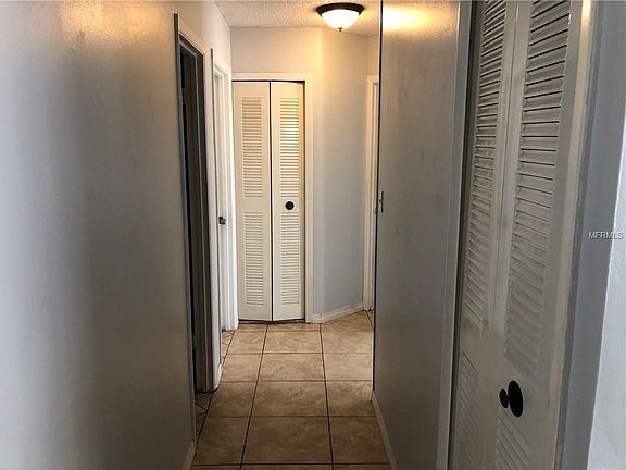 5th image of 7290 Oak Meadows Cir