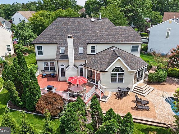 3rd image of 14 Browning Ct
