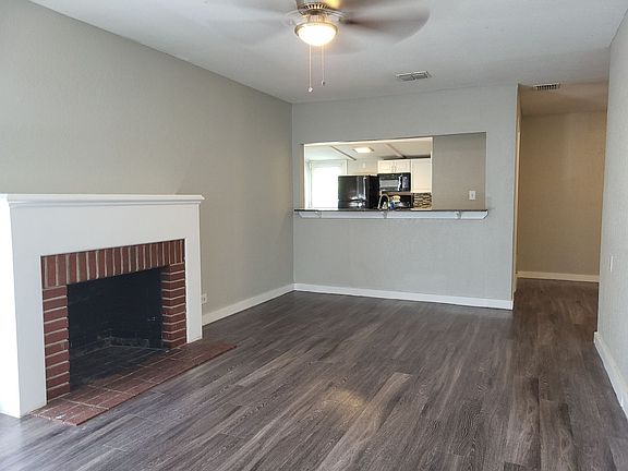 3rd image of 351 Overhill Dr