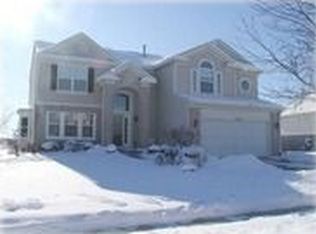 520 Rosebush Ln, Oswego, IL 60543