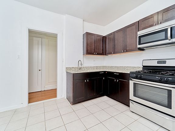 3rd image of 370 Fort Washington Ave APT 309