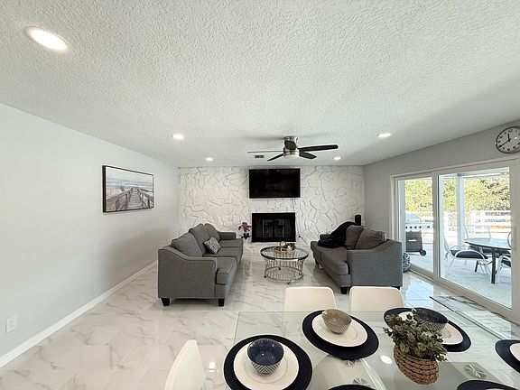 4th image of 1679 Oak Park Dr E