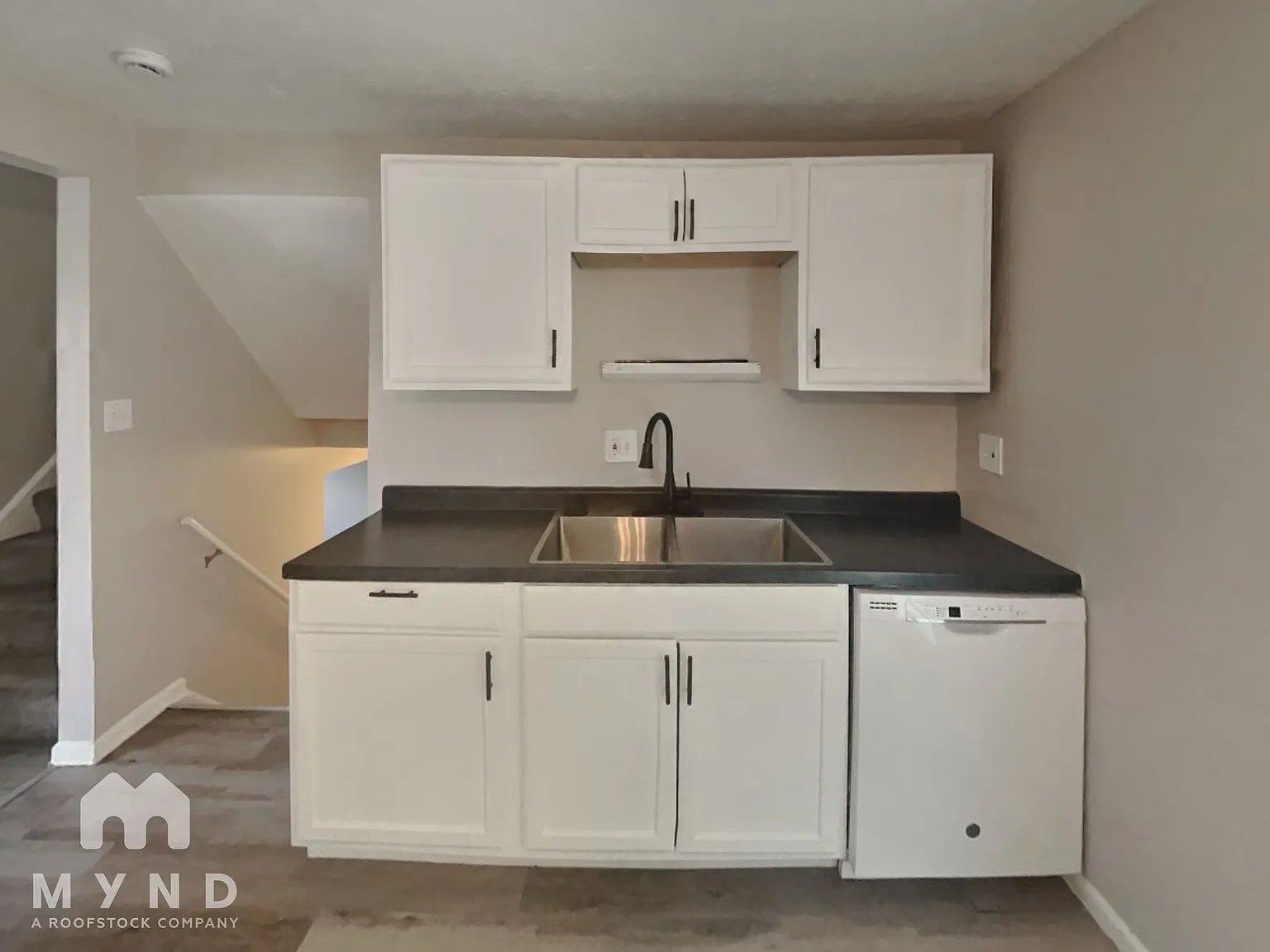 3 bed, 1.0 bath, 1192 sqft, $1,795 — Photo 2