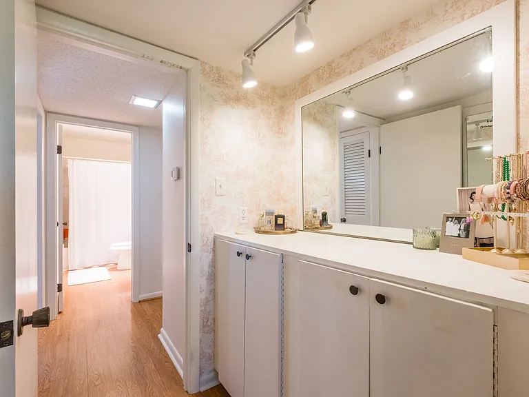 1401 N Pierce St #16 — Photo 15