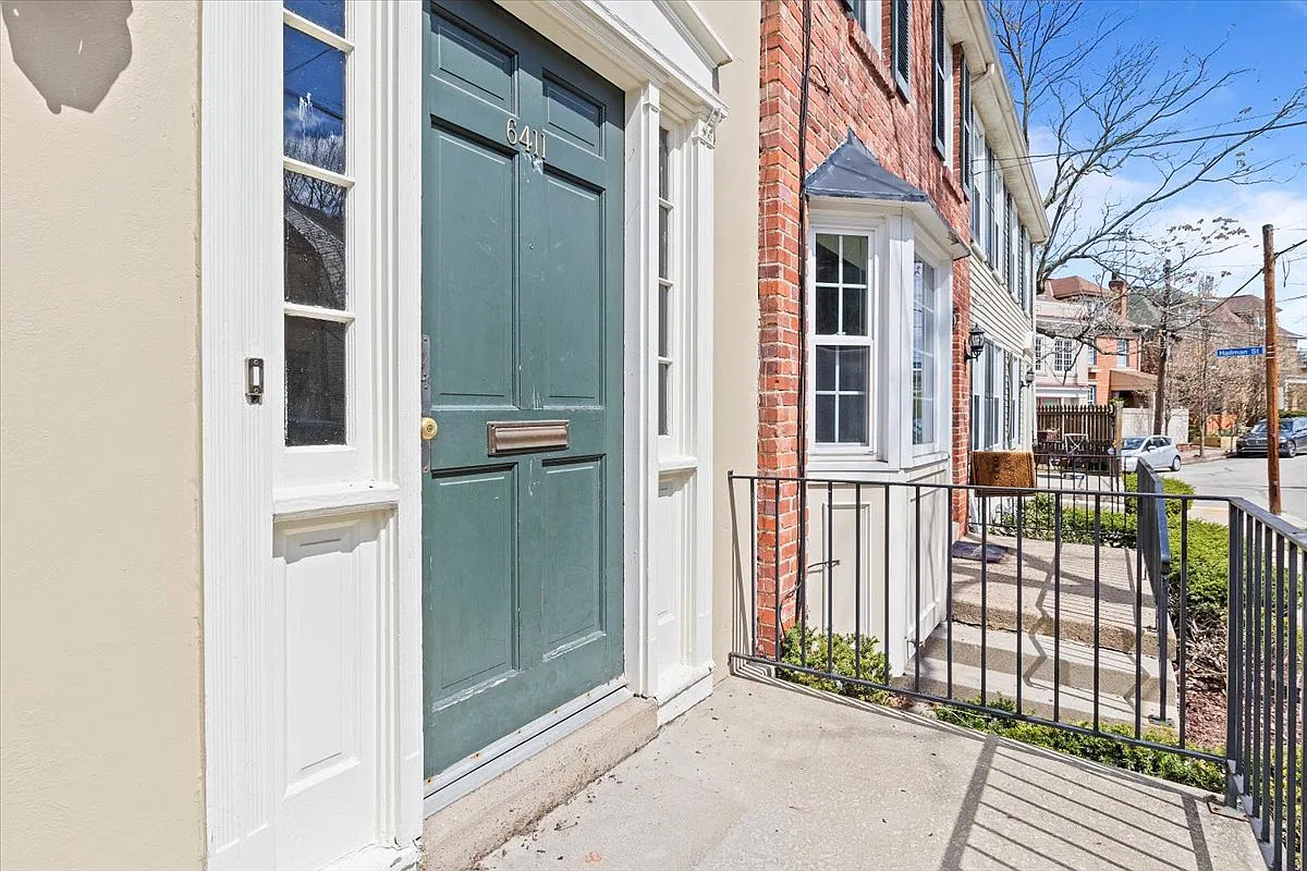 2 bed, $2,600 — Photo 2