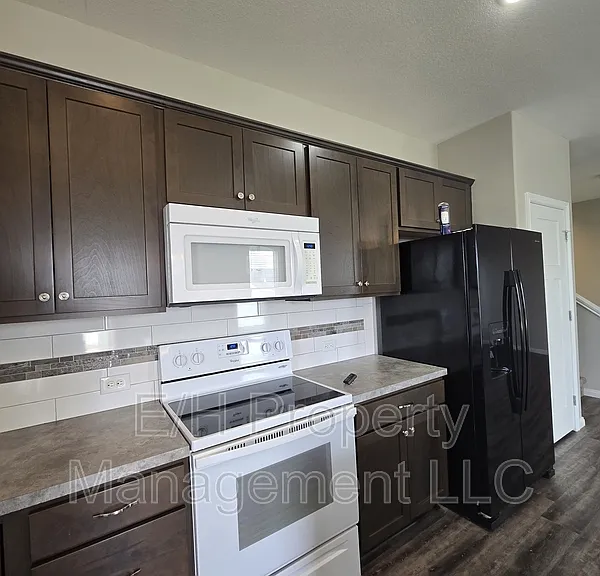 5937 N Millsboro St — Photo 10