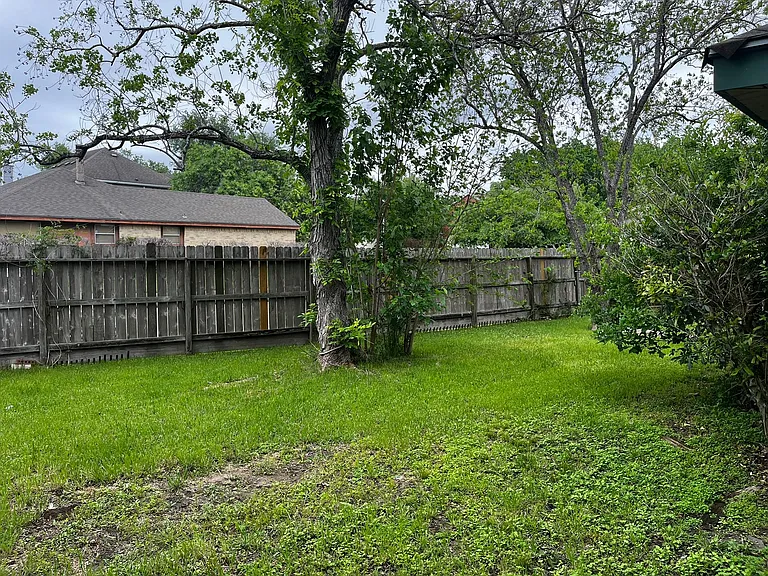 15523 Donnet Ln — Photo 19