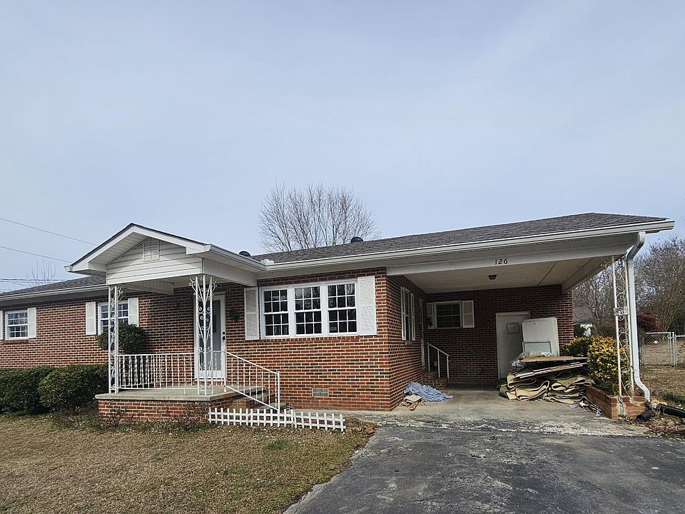 1st image of 126 Lakeview Dr SE