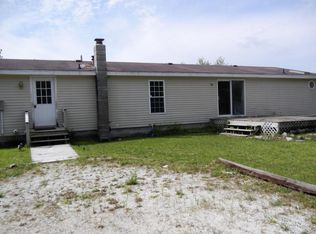 561 S Lakeside Rd, Cedarville, MI 49719