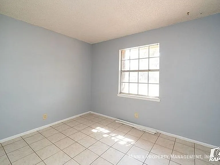 2905 Ventura Ave — Photo 19