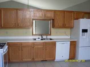 702 Cedar Ln, Genoa, IL 60135