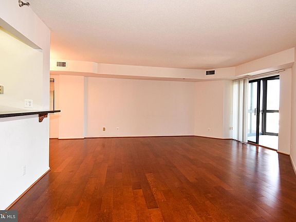 3rd image of 900 Stafford St #1409