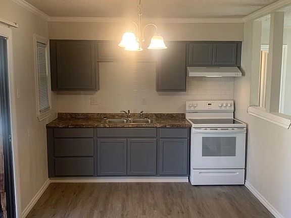 2nd image of 1549 Burger St