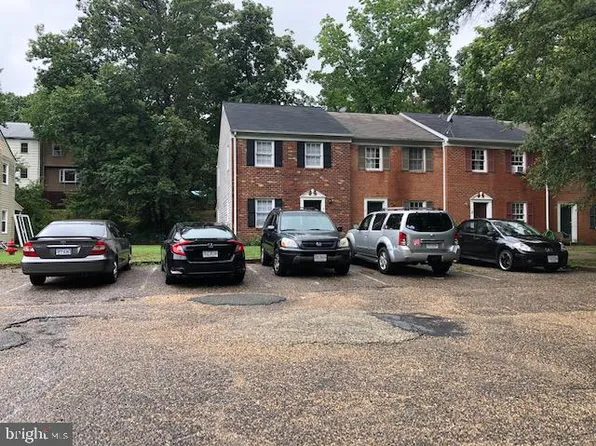 2 Manchester Ct, Fredericksburg, VA 22408