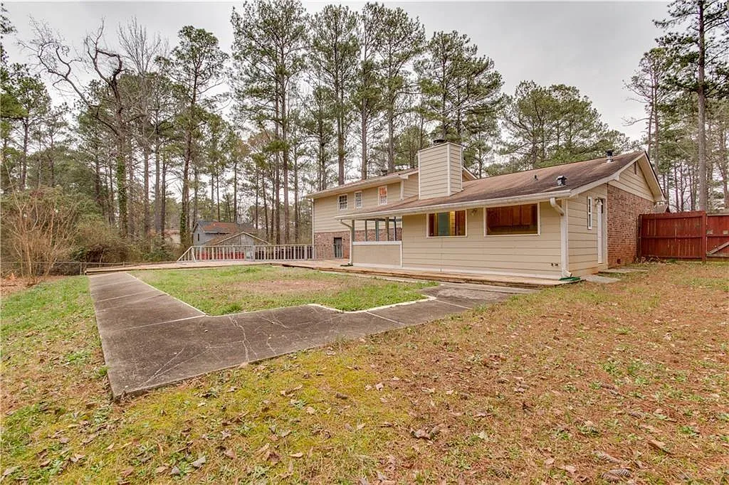 3 bed, 1444 sqft, $1,950 — Photo 3