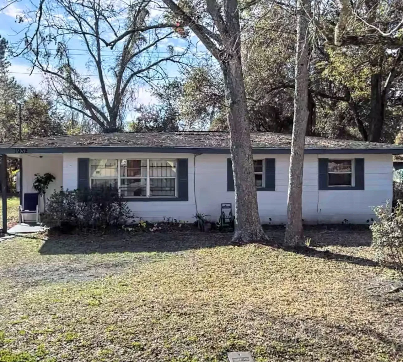 1932 Maclean Rd — Photo 1